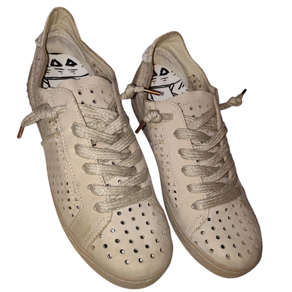 Dolce Vita Zain Perforated Sneaker size 8.5 - Picture 2 of 16